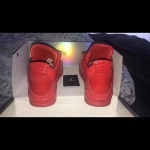 Lab 4’s size 13 with OG box